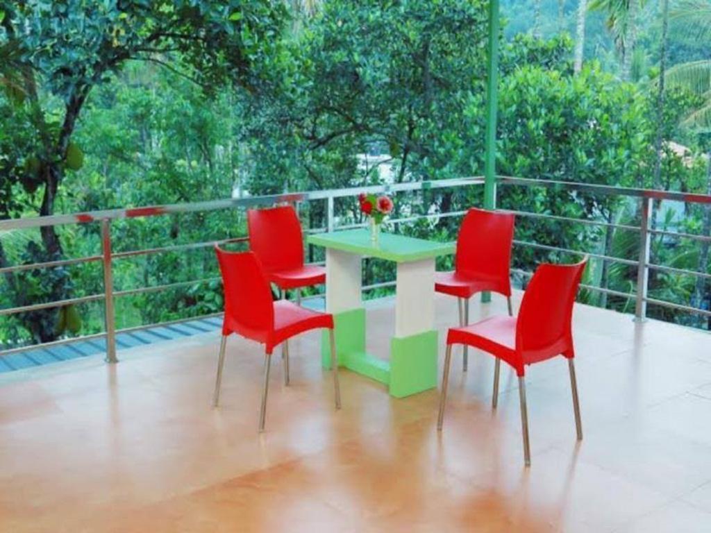Thekkady Spice Valley Holiday Hotel טקאדי מראה חיצוני תמונה